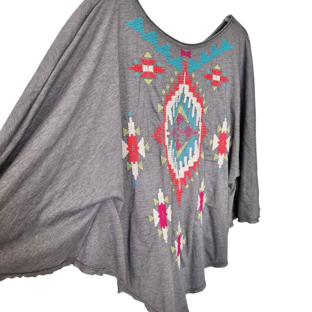 Johnny Was Gray Tunic with Red and Blue Embroidery - Picture 8 of 8